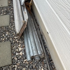 中古単管パイプ23本•クランプ買い物カゴ2杯の画像