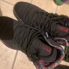 アディダス　スニーカーの画像