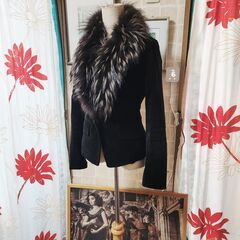 REI RISEE(レイリーゼ) リアルファーの豪奢な取り外し可能な襟、着心地柔らかジャケット。いかがでしょうか？の画像