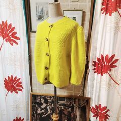 ！ZARA(ザラ) 幸せのミモザ色。たっぷり大きなサイズ感と、可愛らしい着丈。素敵なカーディガン、いかがでしょうか？の画像