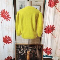 ！ZARA(ザラ) 幸せのミモザ色。たっぷり大きなサイズ感と、可愛らしい着丈。素敵なカーディガン、いかがでしょうか？の画像