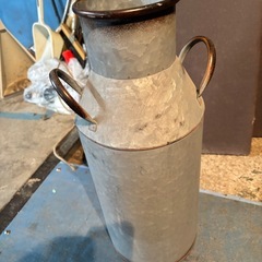 アンティーク調　ミルク缶　カントリー　ブリキ缶　ガーデニング雑貨　ミルクボトルLの画像