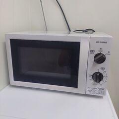 電子レンジ、冷蔵庫の画像