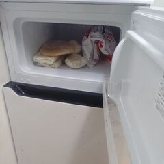 電子レンジ、冷蔵庫の画像