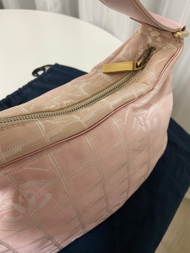 CHANEL ニュートラベルライン・ショルダーバッグ・ピンク