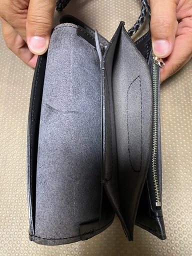 長財布　本革　ブラック　革紐　チェーン　ストラップ
