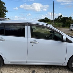 ミライースの画像