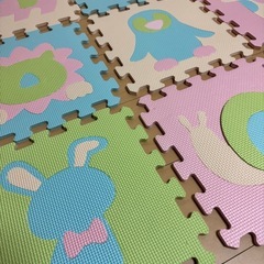 パステルカラーのジョイントマットの画像