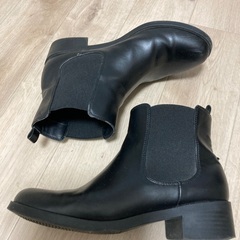 16日迄ブーツ　Mの画像