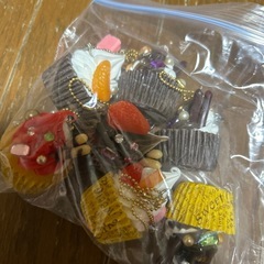 スイーツキーホルダー　カップケーキ型マスコット 13個セットの画像