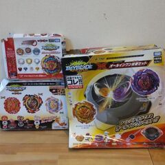 ベイブレードバーストセット 多数のレイヤーと付属品　スタジアム付きの画像