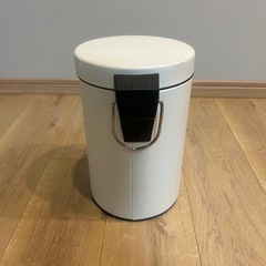 ゴミ箱(小)の画像