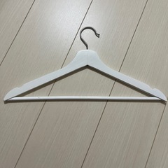 木製ハンガー(ホワイト)30本ほどの画像