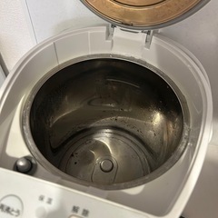 電気ポット　白　Peacockの画像