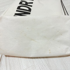 折り畳めるランドリーバスケットの画像