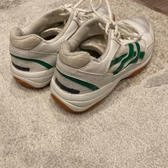 スニーカー25センチの画像