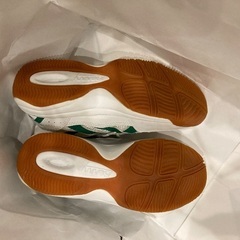 スニーカー25センチの画像