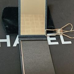 新品未使用品。CHANEL(シャネル) オイルコントロールティッシュ。専用ケースとミラー付、いかがでしょうか？ の画像