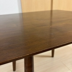 ダイニングテーブルの画像