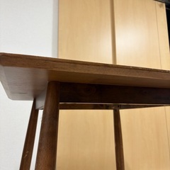 ダイニングテーブルの画像