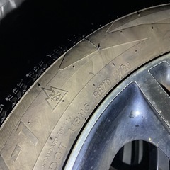 スタッドレスタイヤの画像