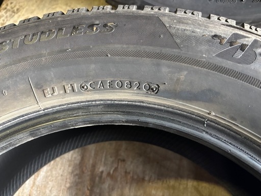 ブリヂストン　ブリザック　VRX2 215/60R16 2020年製