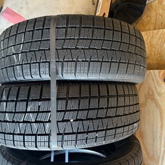 スタッドレスタイヤ195/55/16の画像