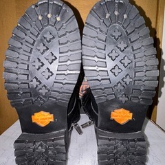 美品　Harley-Davidsonバイカーブーツ、サイドジッパーと金属バックル付き。の画像