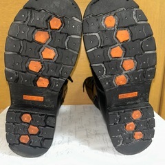 Harley-Davidsonバイカーブーツ、サイドジッパーと金属バックル付き。の画像