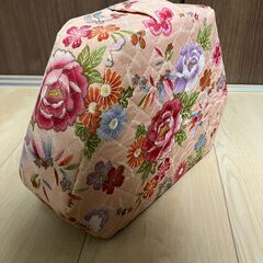 ハンドメイド品　牛乳パック足置き（オットマン）B番の画像