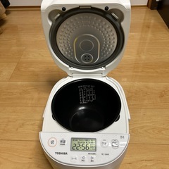 東芝　IH式炊飯器の画像