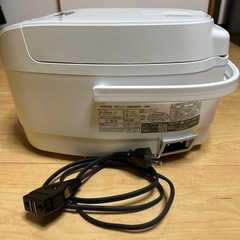東芝　IH式炊飯器の画像