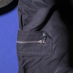 140 美品 パンツ黒の画像