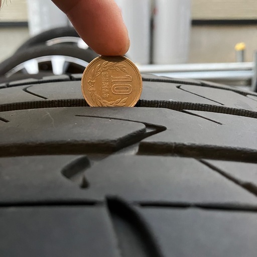 決まりました。中古タイヤ トーヨータイヤ 225/50R18  
