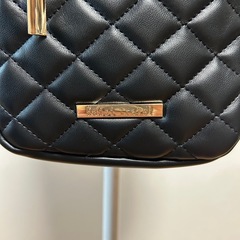 ショルダーバッグ　レディースショルダーバッグ　コンパクトサイズ　ブラックの画像