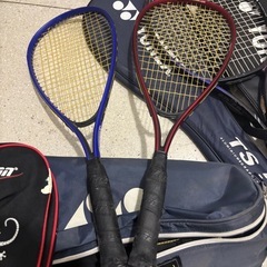 取引中テニスバドミントンラケットの画像