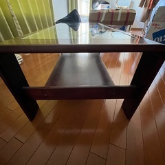 シックで落ち着きのあるリビングローテーブルの画像