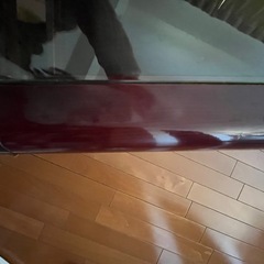 シックで落ち着きのあるリビングローテーブルの画像