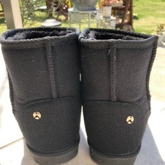 シューラルー の ムートン ブーツの画像