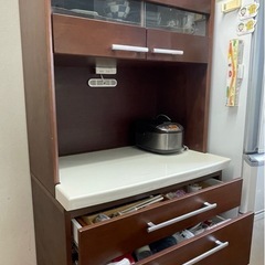 食器棚の画像