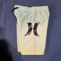 Hurley サーフパンツ　子供の画像