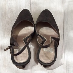 NATURAL BEAUTY スリングバックパンプス ブラックの画像