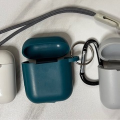 Apple AirPods 第2世代 / 正規品　ワイヤレスイヤホンの画像
