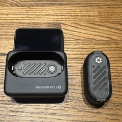 insta360 go3s リモコン　バッテリーパック　クイックリーダー　純正パーツ多数　セットの画像