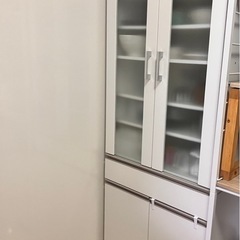 食器棚の画像