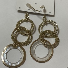 ピアス リングの画像