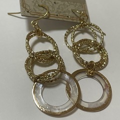 ピアス リングの画像