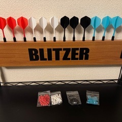 【美品・フルセット】DARTSLIVE Home + BLITZERスタンド（ライト・ダーツ一式付）の画像