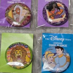 ディズニーストア カウントダウンバッチ バンビ シンデレラ エロウィー ムーランの画像