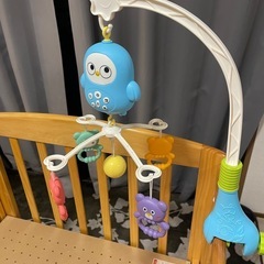 [おまけおもちゃ付き]木製ベビーベッド キャスター付の画像